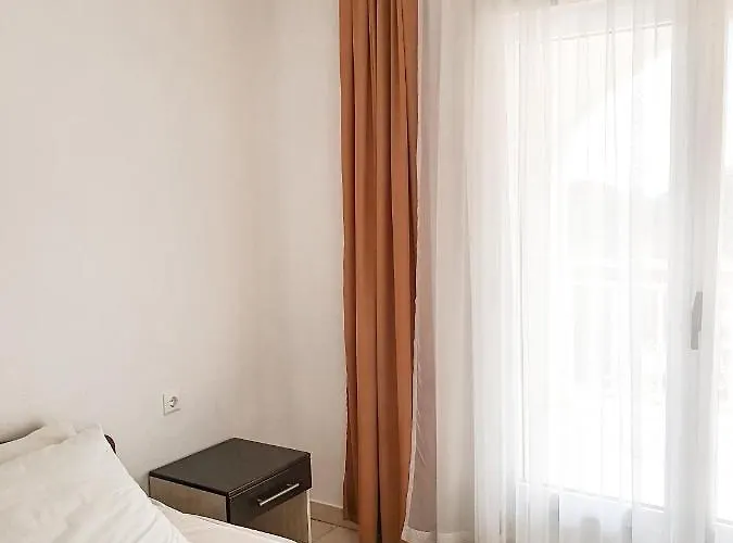 Prajo, Pensión 3*