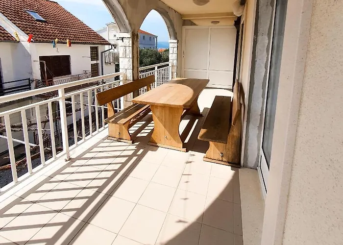 Prajo, Pensión 3*