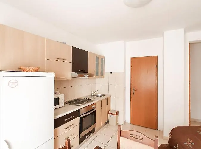 Prajo, Pensión 3*