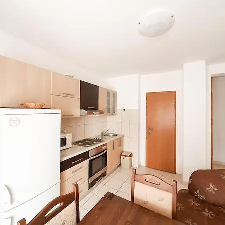 Prajo, Gasthuis 3*