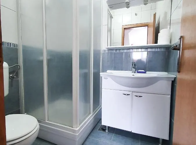 Prajo, Gasthuis Orebić