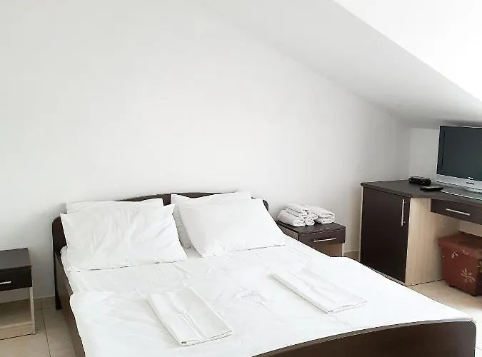 Prajo, Gasthuis Orebić